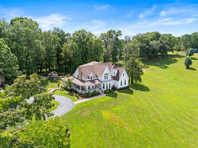 1055 Maple Grove School Road, London, KY 40744