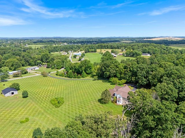 1055 Maple Grove School Road, London, KY 40744