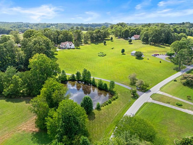 1055 Maple Grove School Road, London, KY 40744