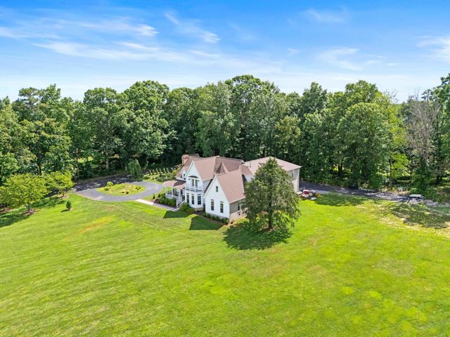 1055 Maple Grove School Road, London, KY 40744