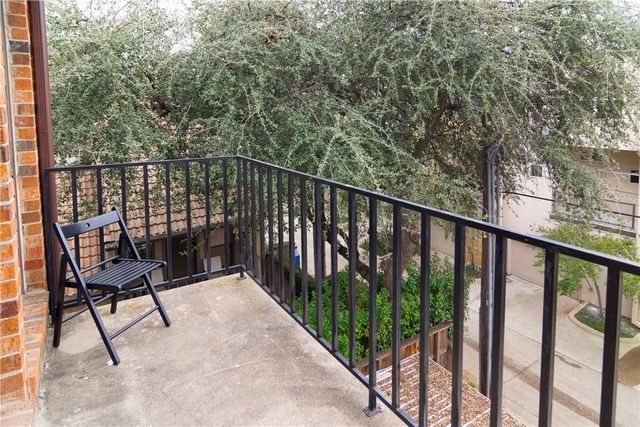 3817 Gilbert Avenue 107, Dallas, TX 75219