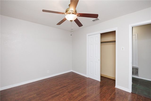 6993 Lake View Dr, Corpus Christi, TX 78412