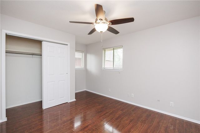 6993 Lake View Dr, Corpus Christi, TX 78412