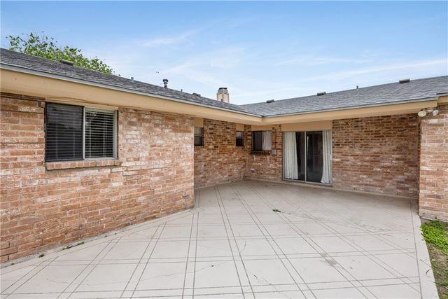 6993 Lake View Dr, Corpus Christi, TX 78412