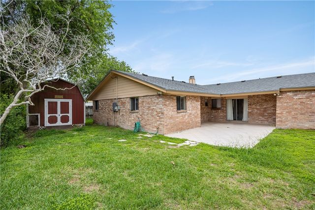 6993 Lake View Dr, Corpus Christi, TX 78412