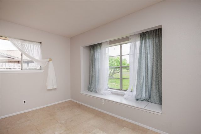 6993 Lake View Dr, Corpus Christi, TX 78412