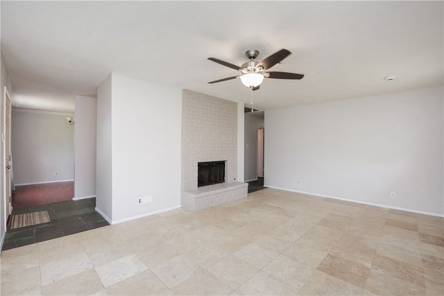 6993 Lake View Dr, Corpus Christi, TX 78412