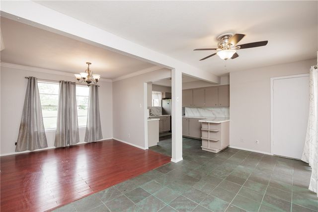6993 Lake View Dr, Corpus Christi, TX 78412