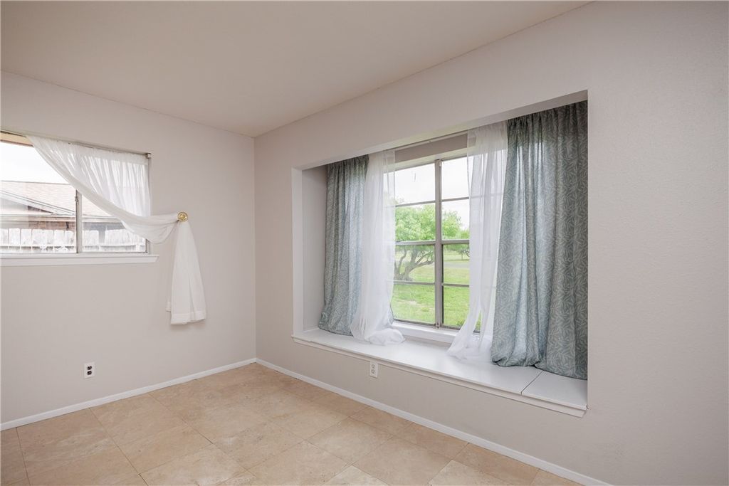 6993 Lake View Dr, Corpus Christi, TX 78412 — photo 3