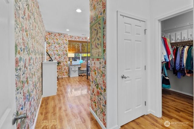 8236 NE Vashon Drive, Lacey, WA 98516