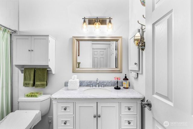 8236 NE Vashon Drive, Lacey, WA 98516