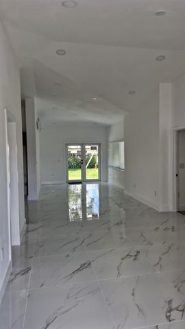 111 NE 45 Street, Oakland Park, FL 33334