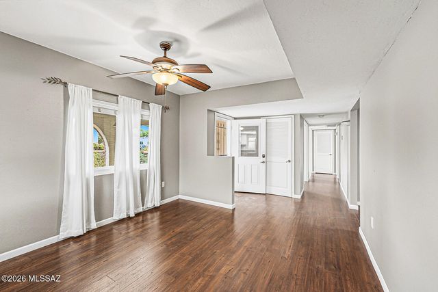 1939 S San Vincent Drive, Green Valley, AZ 85614