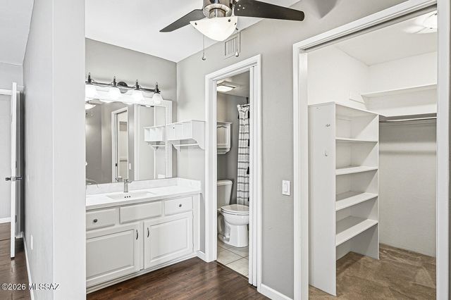 1939 S San Vincent Drive, Green Valley, AZ 85614