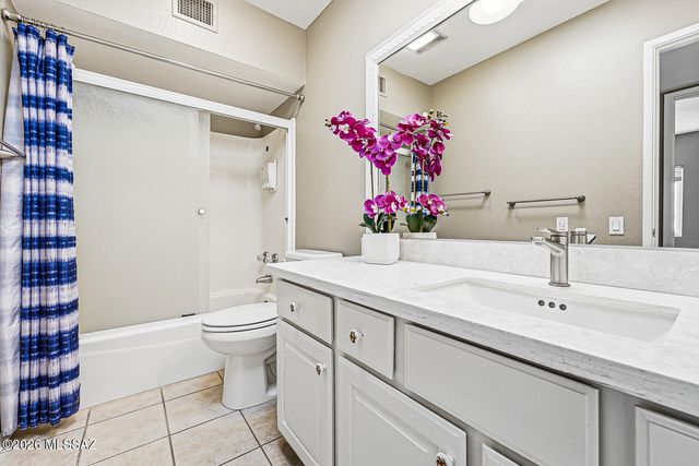1939 S San Vincent Drive, Green Valley, AZ 85614