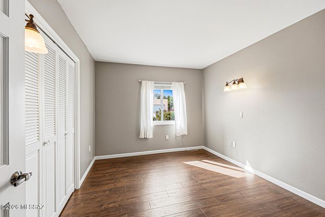 1939 S San Vincent Drive, Green Valley, AZ 85614