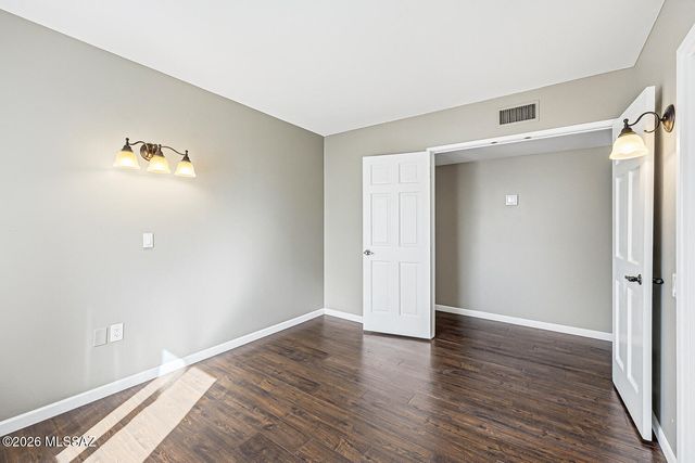 1939 S San Vincent Drive, Green Valley, AZ 85614