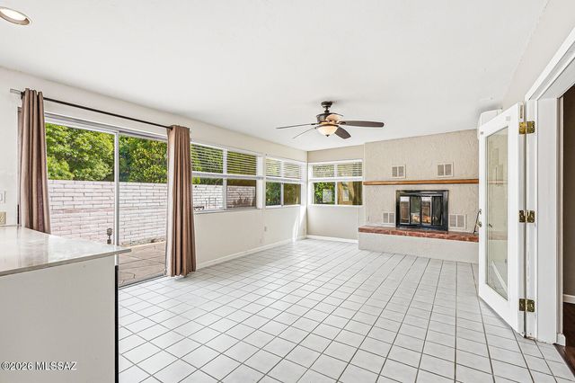 1939 S San Vincent Drive, Green Valley, AZ 85614