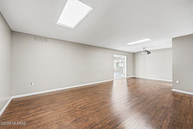 1939 S San Vincent Drive, Green Valley, AZ 85614
