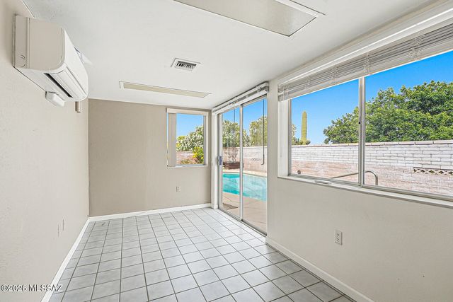 1939 S San Vincent Drive, Green Valley, AZ 85614
