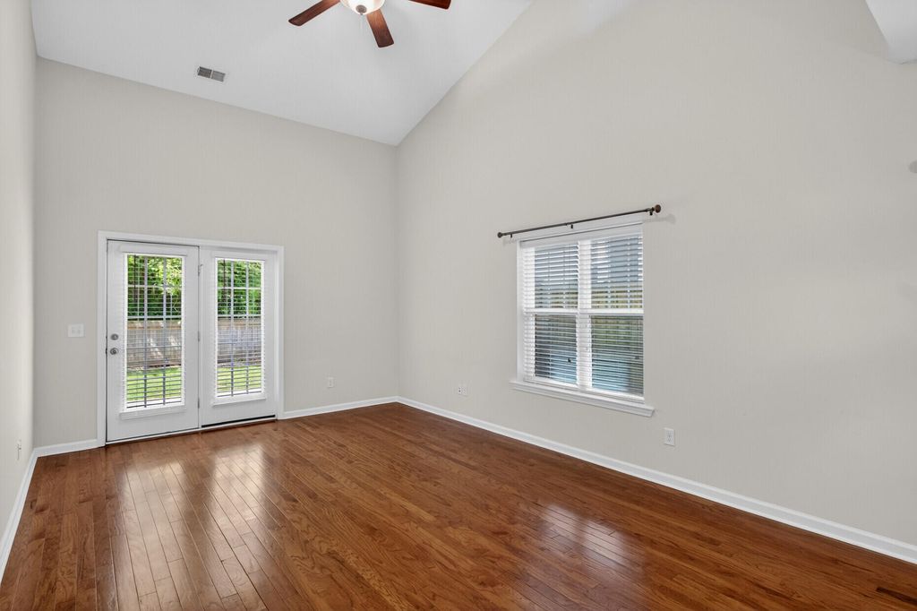 Image 12 of property listing at 3121 Mulan Lane, Charleston, SC 29414