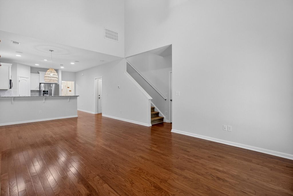 Image 14 of property listing at 3121 Mulan Lane, Charleston, SC 29414