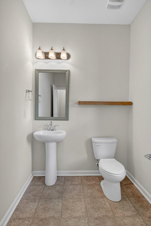 Image 15 of property listing at 3121 Mulan Lane, Charleston, SC 29414