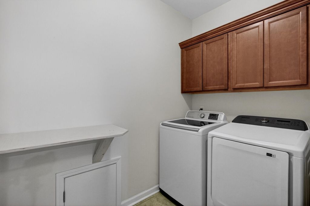 Image 16 of property listing at 3121 Mulan Lane, Charleston, SC 29414