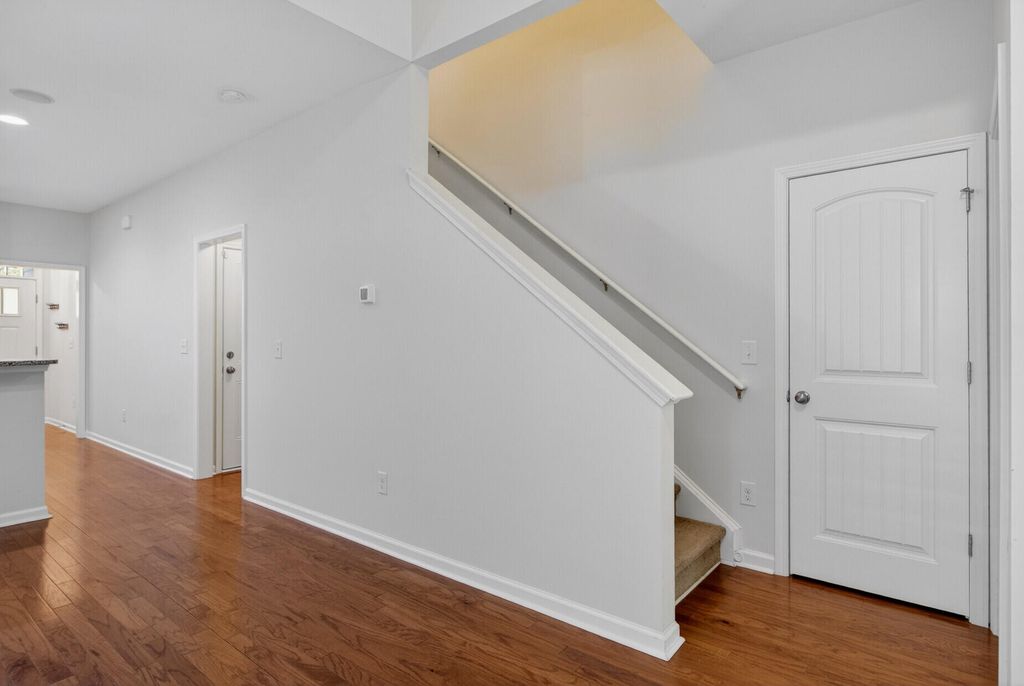 Image 22 of property listing at 3121 Mulan Lane, Charleston, SC 29414