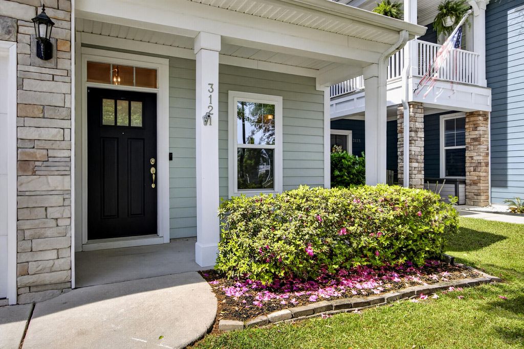 Image 3 of property listing at 3121 Mulan Lane, Charleston, SC 29414