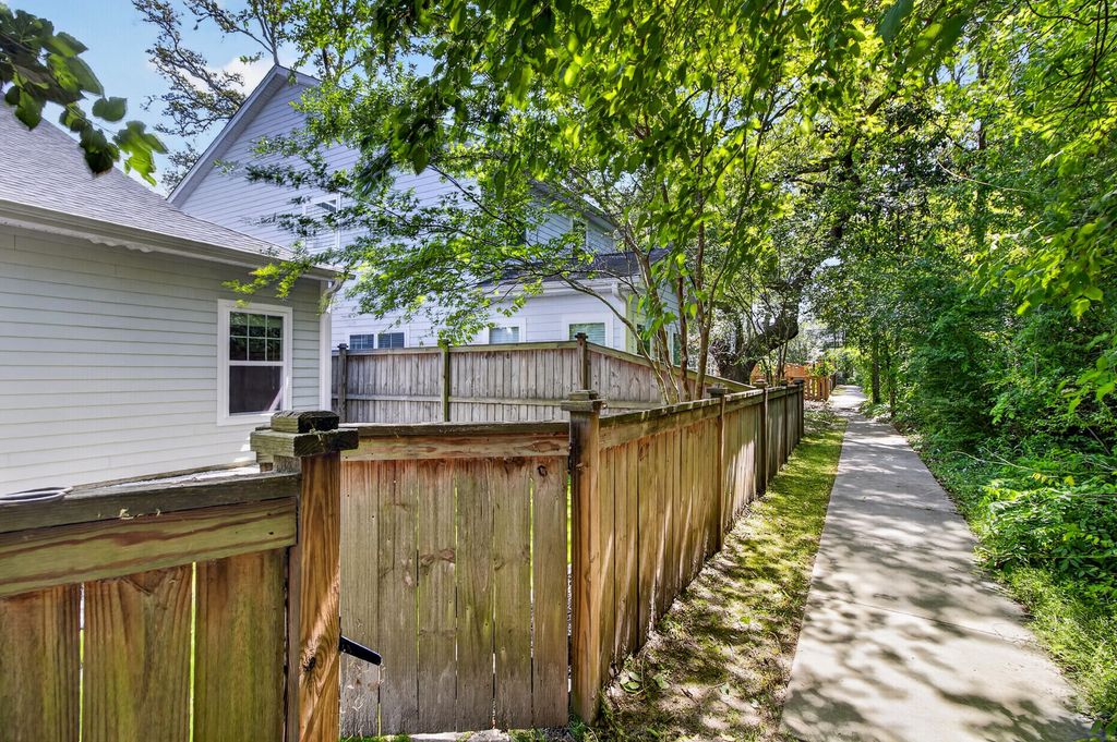 Image 34 of property listing at 3121 Mulan Lane, Charleston, SC 29414