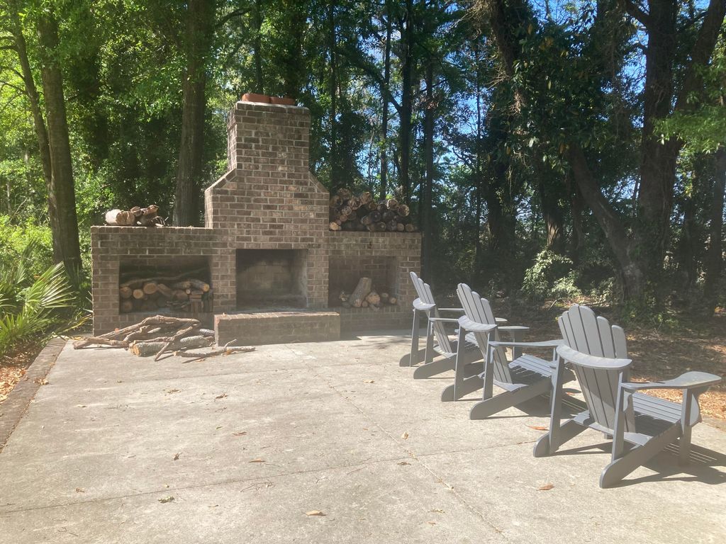 Image 35 of property listing at 3121 Mulan Lane, Charleston, SC 29414