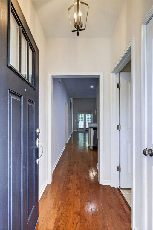 Image 5 of property listing at 3121 Mulan Lane, Charleston, SC 29414