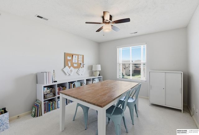 11611 S 110 Avenue, Papillion, NE 68046