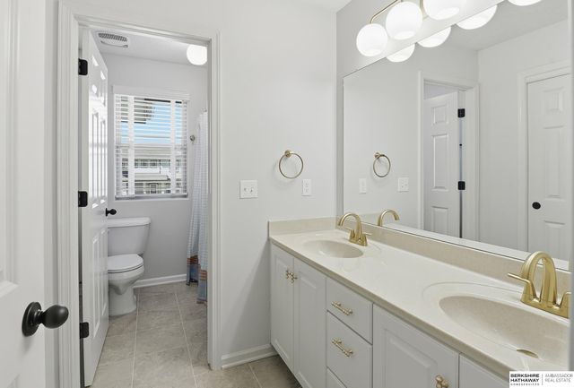 11611 S 110 Avenue, Papillion, NE 68046