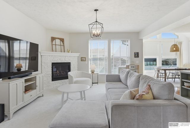 11611 S 110 Avenue, Papillion, NE 68046