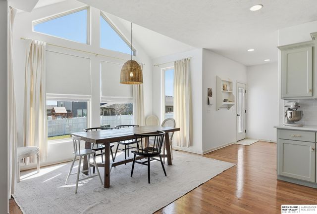 11611 S 110 Avenue, Papillion, NE 68046