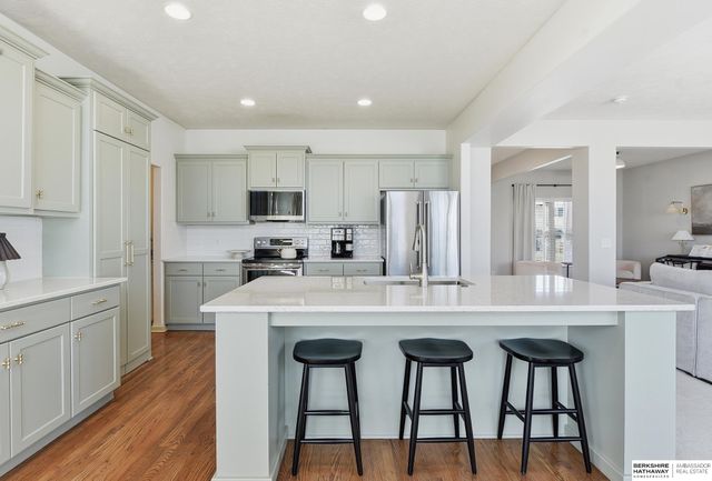 11611 S 110 Avenue, Papillion, NE 68046