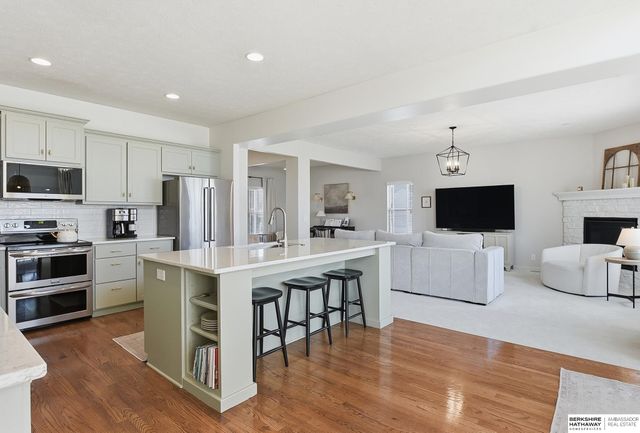 11611 S 110 Avenue, Papillion, NE 68046