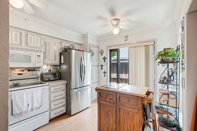 336 Melrose Drive 14A, Richardson, TX 75080