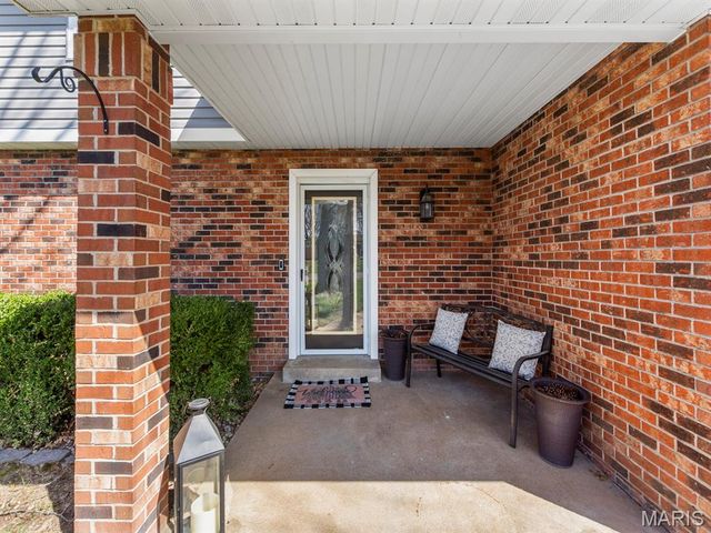 14 Lakeview Drive, Freeburg, IL 62243