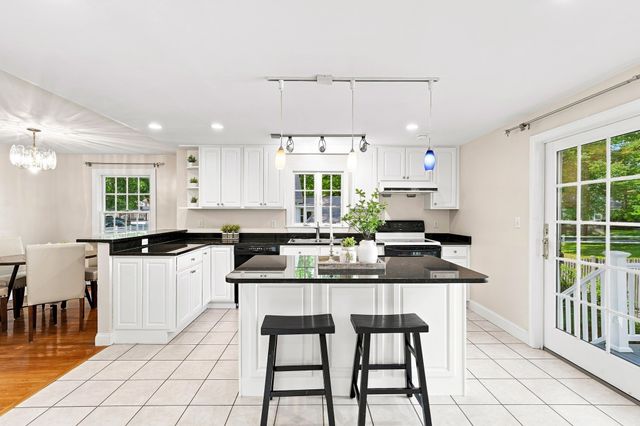 438 Waltham St, Lexington, MA 02421