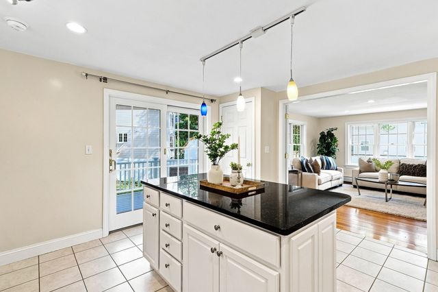 438 Waltham St, Lexington, MA 02421