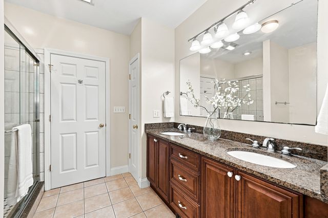 438 Waltham St, Lexington, MA 02421