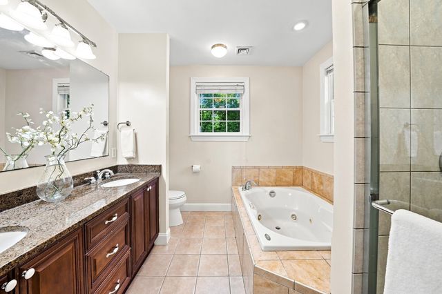 438 Waltham St, Lexington, MA 02421