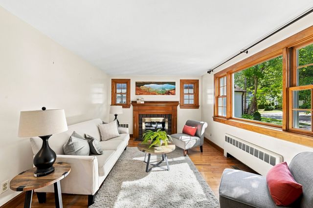 438 Waltham St, Lexington, MA 02421