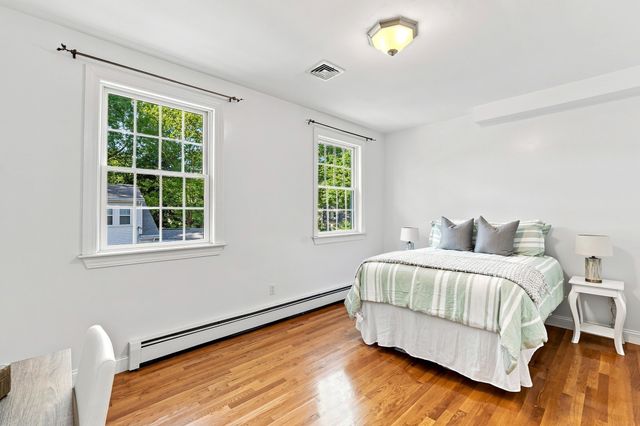 438 Waltham St, Lexington, MA 02421