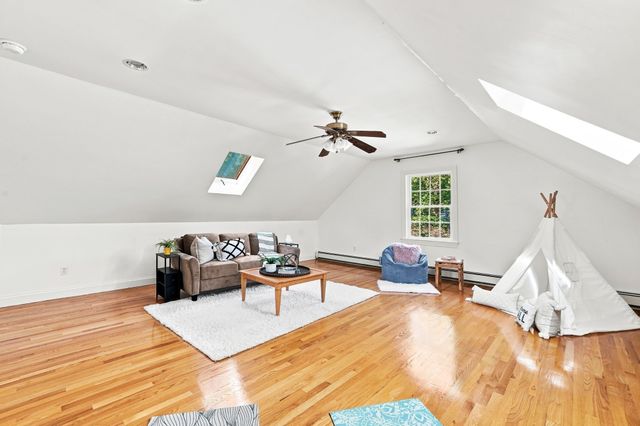 438 Waltham St, Lexington, MA 02421