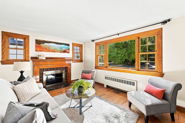 438 Waltham St, Lexington, MA 02421