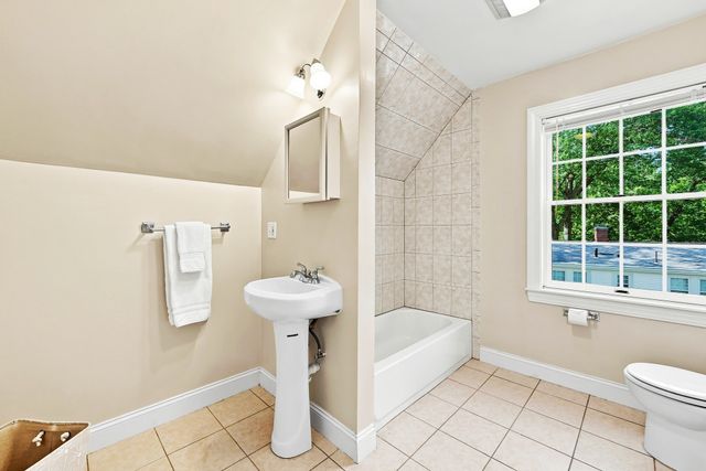 438 Waltham St, Lexington, MA 02421